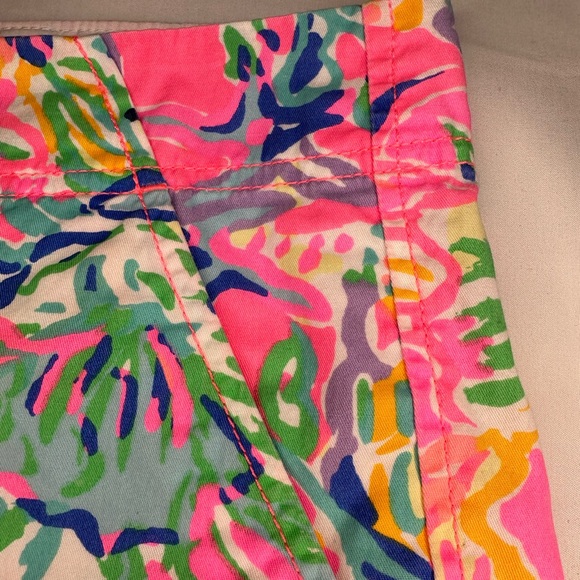 Lilly Pulitzer Coral Reef Island Seacret Print Kerrie Shorts Size 10 - Picture 3 of 7